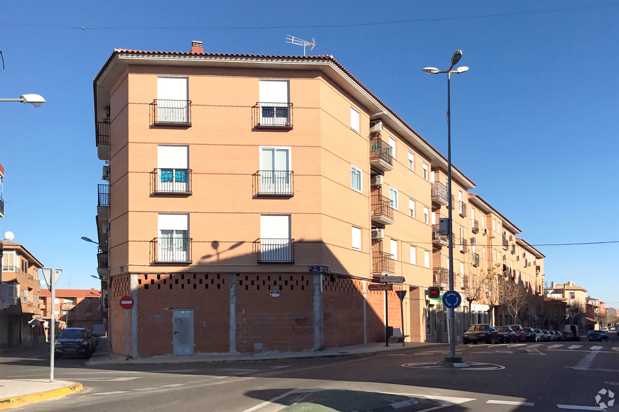 Avenida San Crispín, 59, Fuensalida, Toledo for sale Primary Photo- Image 1 of 3