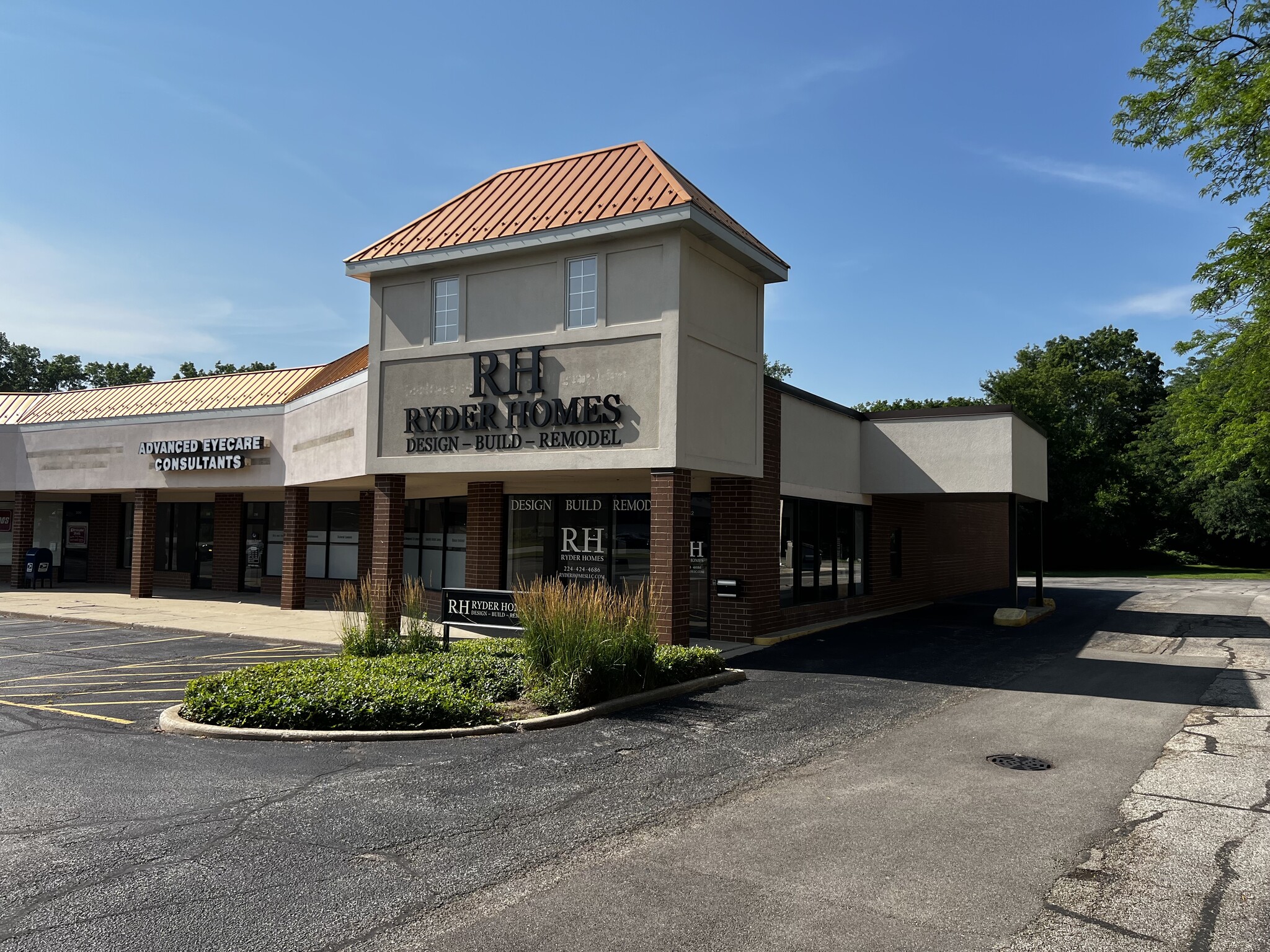 312-326 Peterson Rd, Libertyville, IL for lease Building Photo- Image 1 of 9
