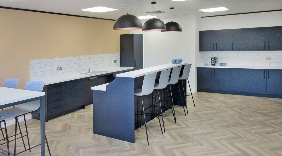 Waltham Rd, Maidenhead for lease - Building Photo - Image 2 of 24