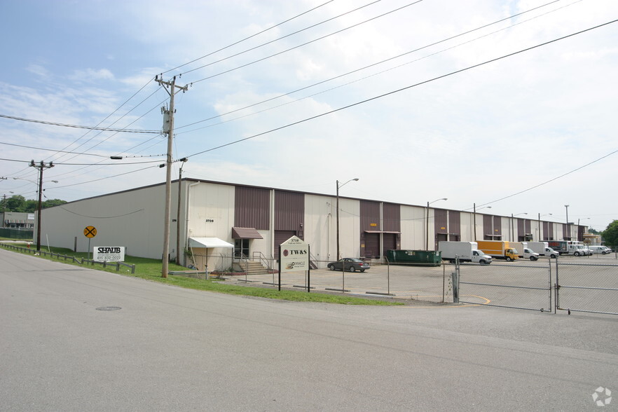 3706-3710 Vulcan Dr, Nashville, TN for lease - Building Photo - Image 3 of 9