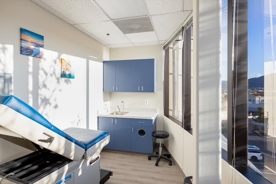 27699 Jefferson Ave, Temecula, CA for sale - Interior Photo - Image 1 of 1