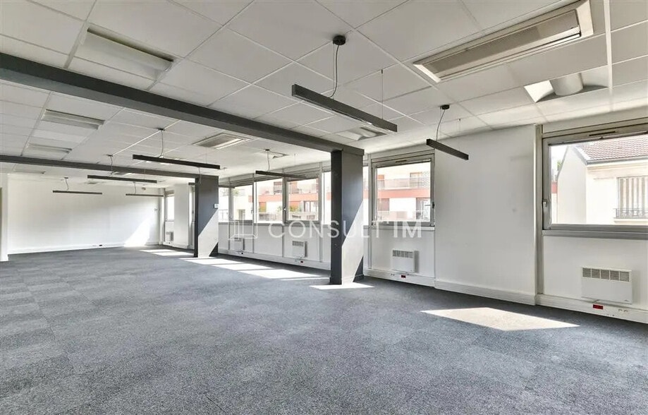 Office in Boulogne-Billancourt for lease - Building Photo - Image 3 of 7