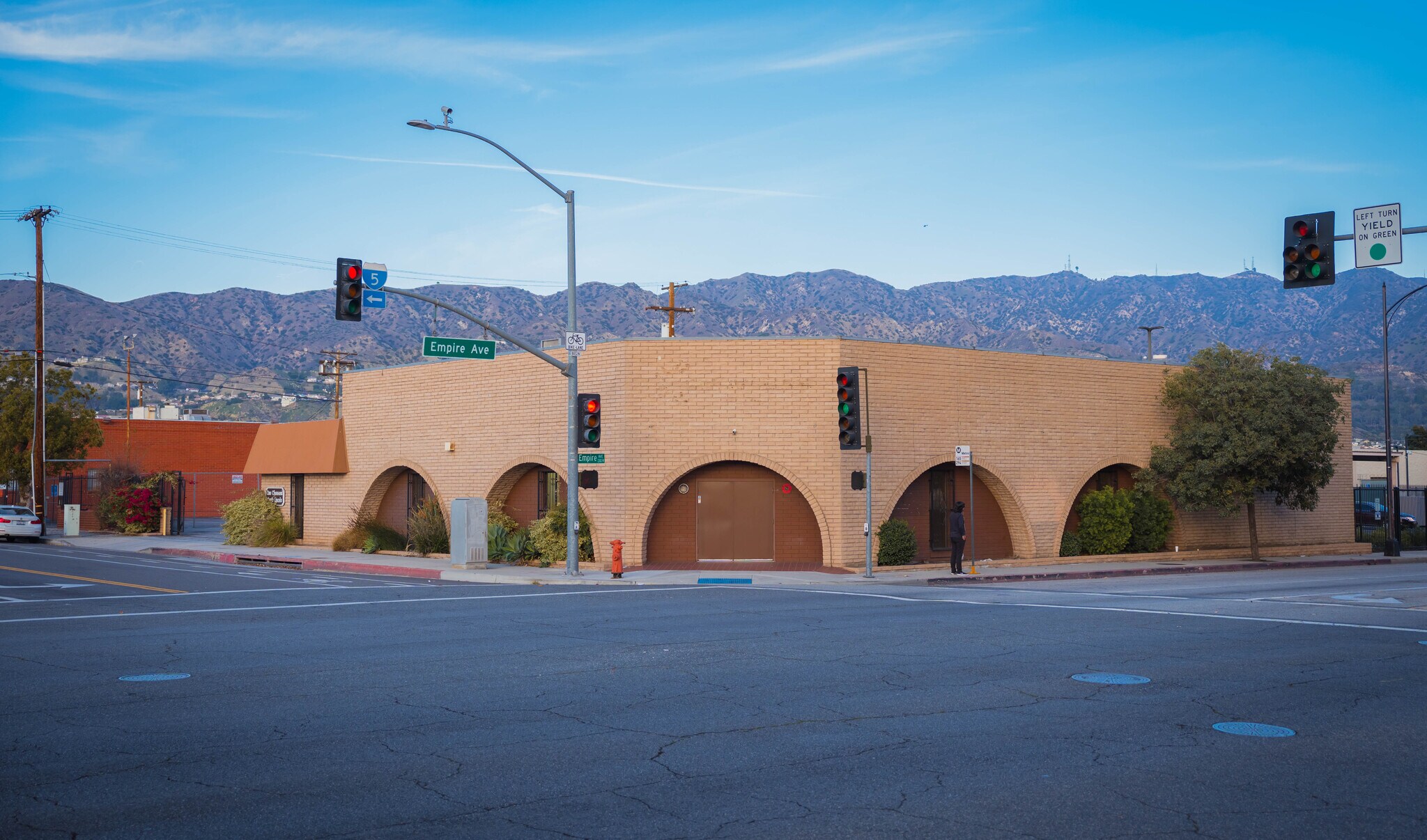 2000 N Lincoln St, Burbank, CA 91504 | LoopNet