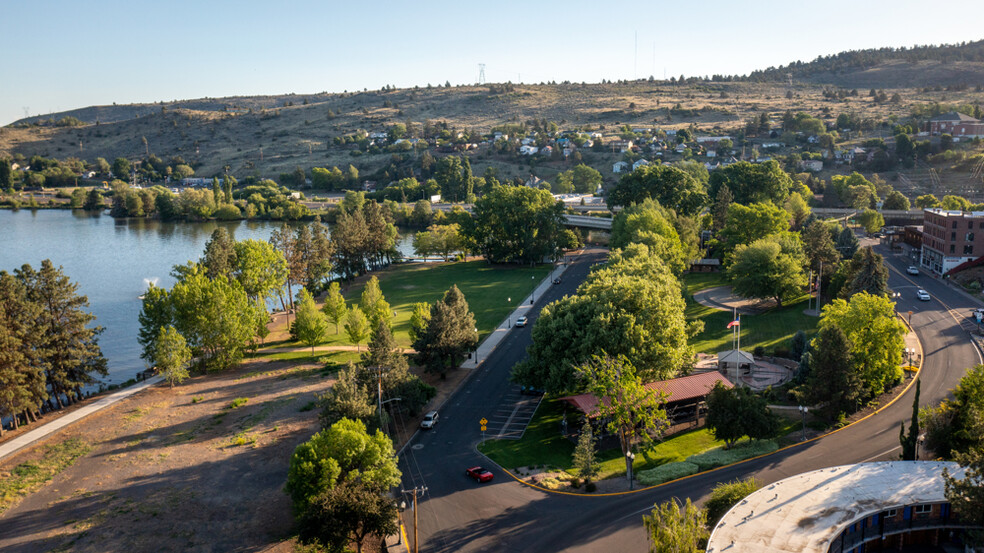 Klamath, Klamath Falls, OR for sale - Primary Photo - Image 1 of 1