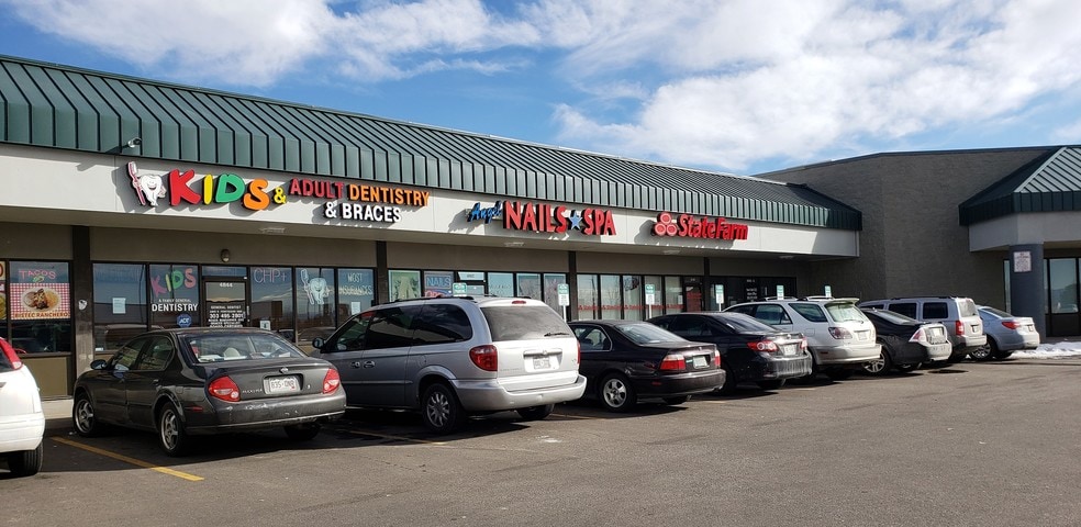 4840-4896 Chambers Rd, Denver, CO for lease - Building Photo - Image 2 of 3