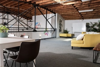 31 W 31st St, Kansas City, MO for sale Interior Photo- Image 1 of 4