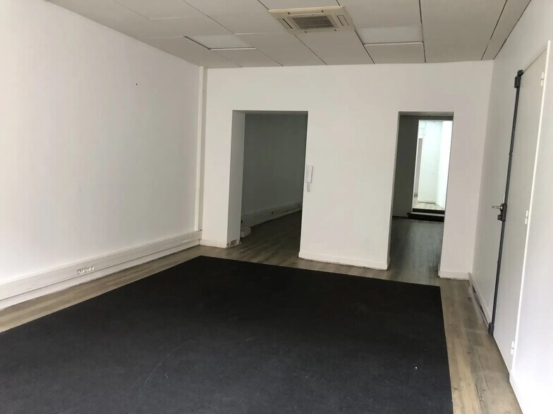 Office in Bordeaux for sale - Interior Photo - Image 2 of 9