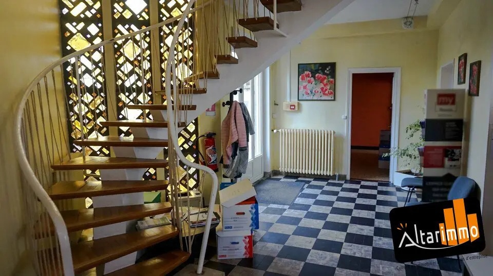 Office in Luisant for lease - Building Photo - Image 3 of 4