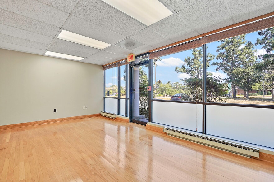 131 Elden St, Herndon, VA for sale - Building Photo - Image 3 of 30