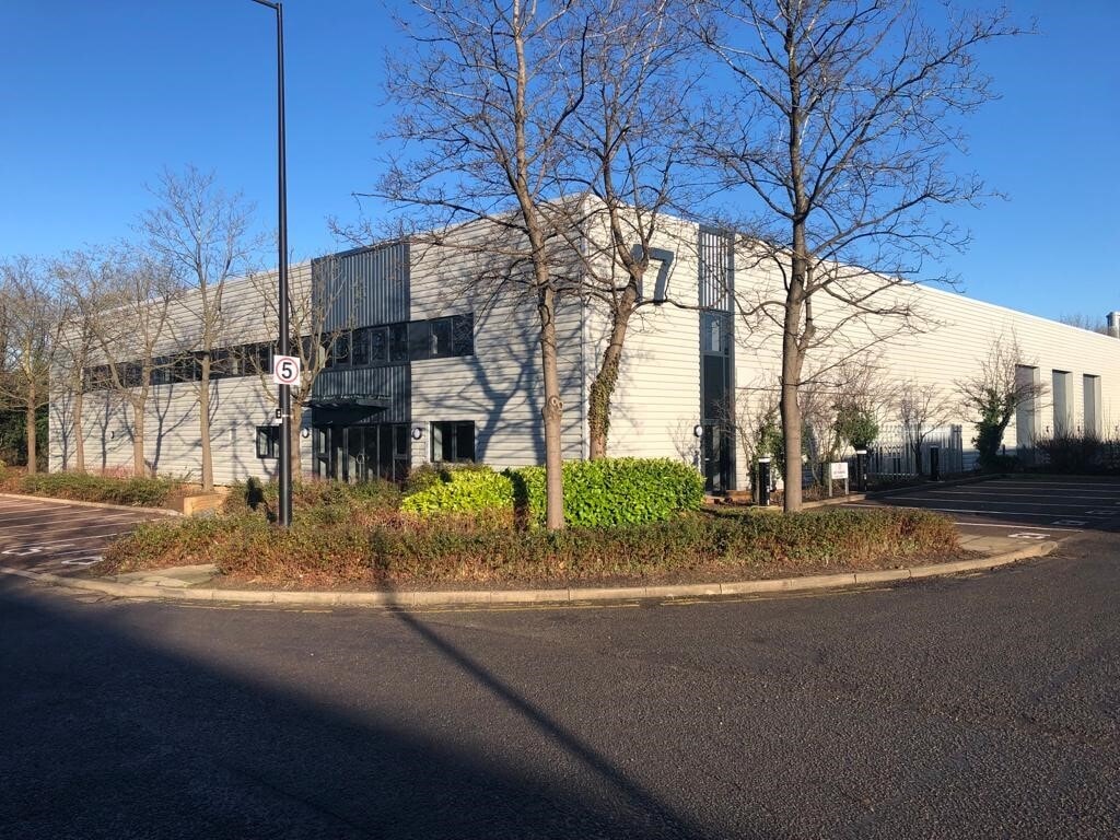 17 Tanners Dr, Milton Keynes for sale Building Photo- Image 1 of 1