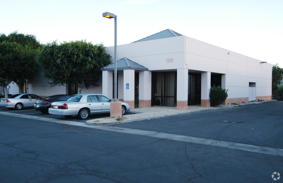 1241 S Gene Autry Trl, Palm Springs, CA for sale - Building Photo - Image 1 of 25