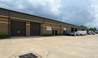 6830 N Eldridge - Warehouse