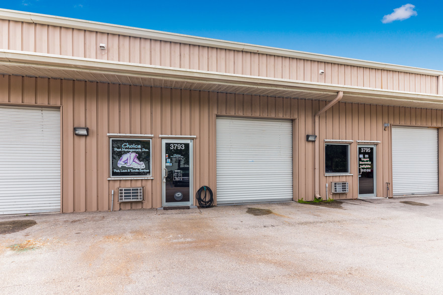 3769-3796 Oleander Ave, Fort Pierce, FL for lease - Primary Photo - Image 1 of 11