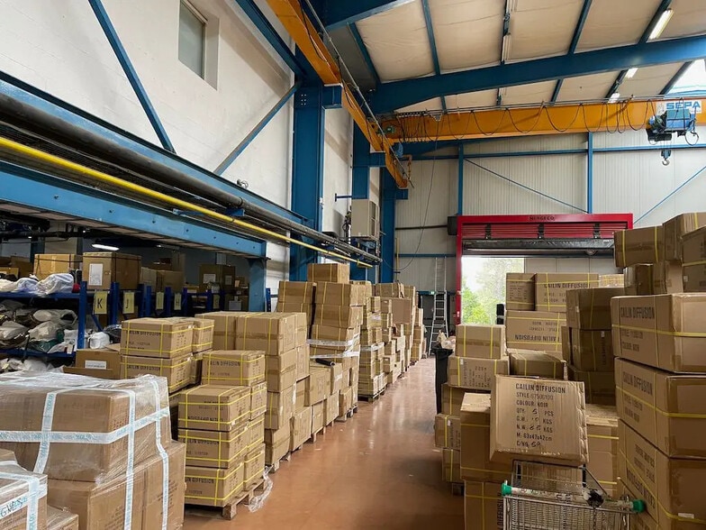 Industrial in Signes for lease - Interior Photo - Image 2 of 4