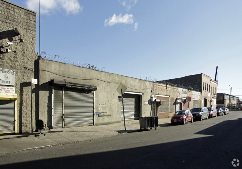 901-909 E 135th St, Bronx, NY for lease - Building Photo - Image 2 of 3