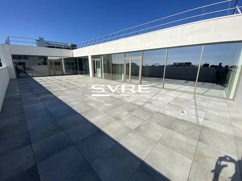 Office in La Ciotat for sale - Building Photo - Image 1 of 4