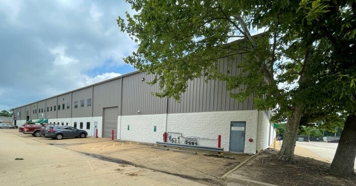 15481 Farm Creek Dr, Woodbridge, VA for lease Building Photo- Image 1 of 1
