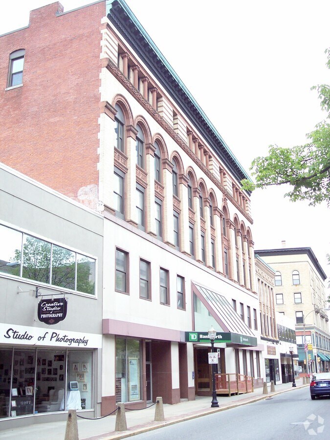470 Main St, Fitchburg, MA 01420