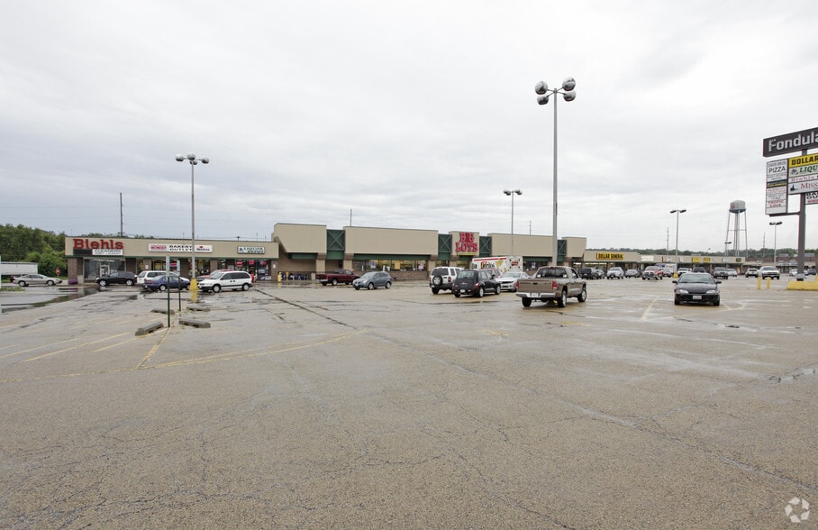 2410-2500 E Washington St, East Peoria, IL for lease - Primary Photo - Image 1 of 6