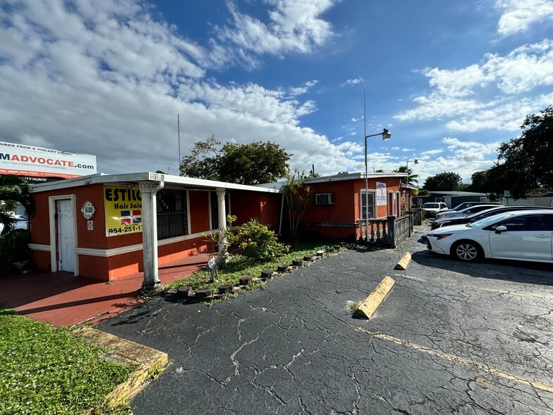 5720 W Hallandale Beach Blvd, West Park, FL for sale - Building Photo - Image 3 of 5