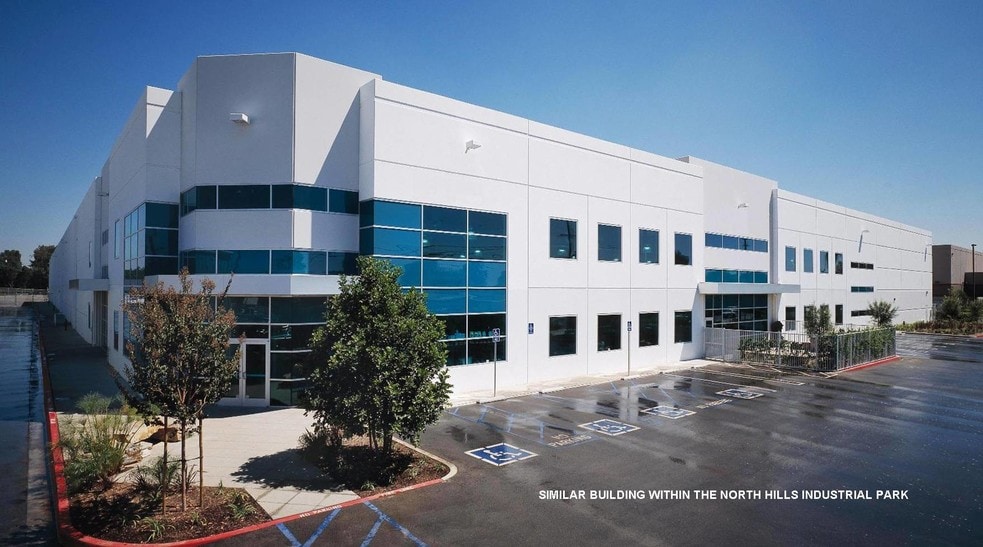 16719 Schoenborn St, North Hills, CA for lease - Building Photo - Image 3 of 18