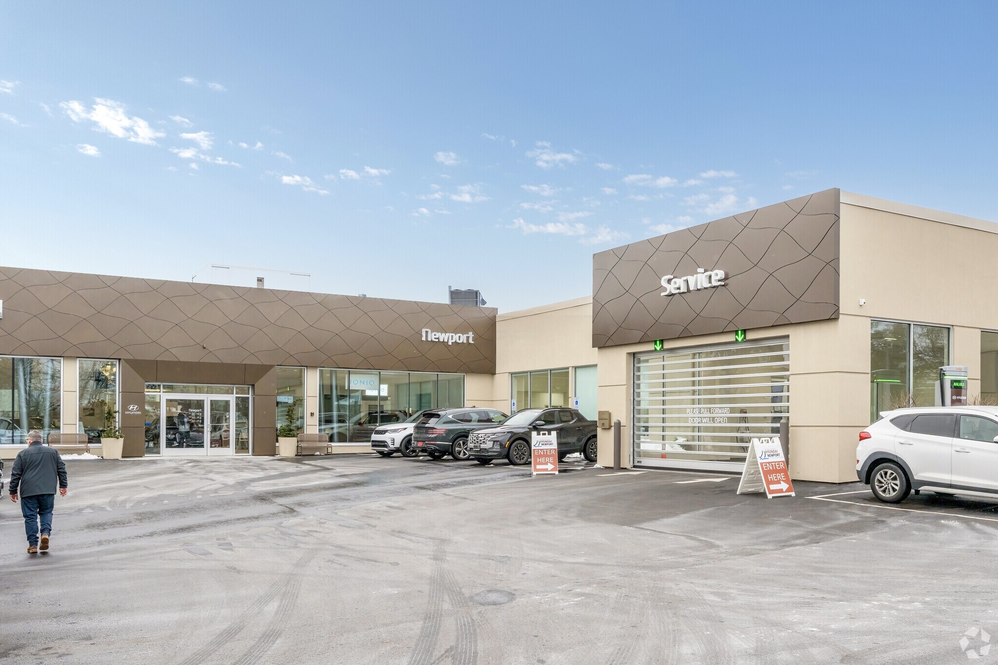 1215 W Main Rd, Middletown, RI for sale Primary Photo- Image 1 of 1