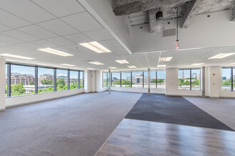 8020 Towers Crescent Dr, Vienna, VA for lease Interior Photo- Image 1 of 5