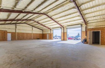 803 S 2nd Ave, Mansfield, TX for lease Interior Photo- Image 1 of 4