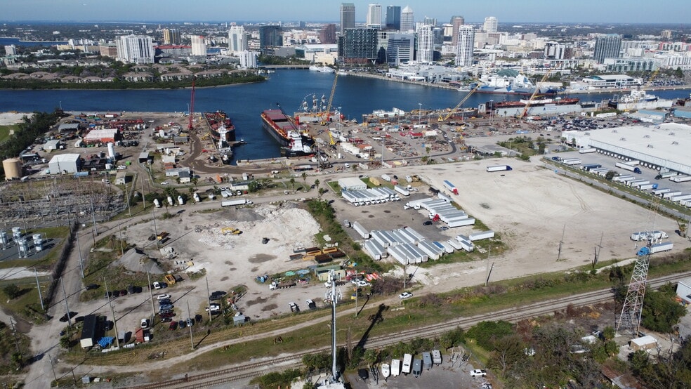 1650 Hemlock St, Tampa, FL for lease - Building Photo - Image 2 of 4