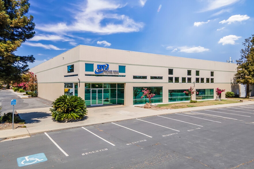 1901 Las Plumas Ave, San Jose, CA for lease - Building Photo - Image 2 of 8