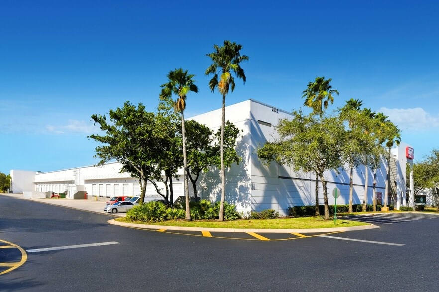 2035 High Ridge Rd, Boynton Beach, FL for lease - Building Photo - Image 3 of 7