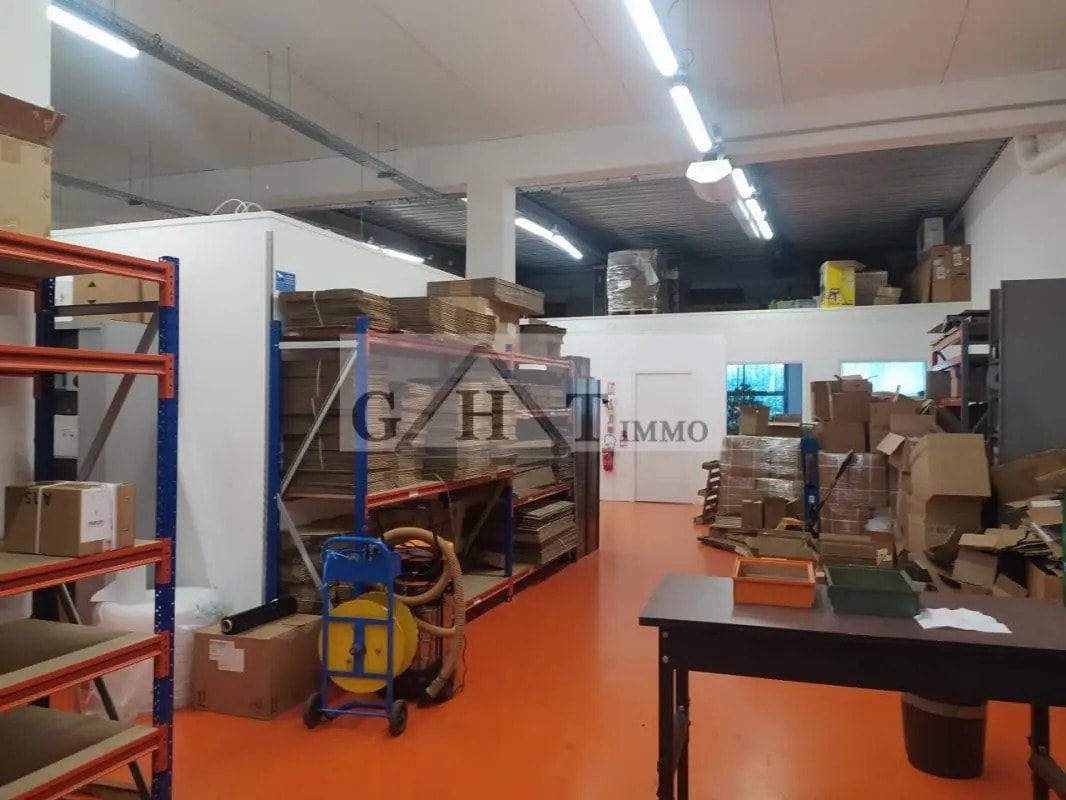 Industrial in Croissy-Beaubourg for sale Interior Photo- Image 1 of 10