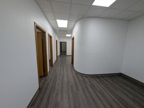 6340 McLeod Dr, Las Vegas, NV for lease Interior Photo- Image 2 of 12