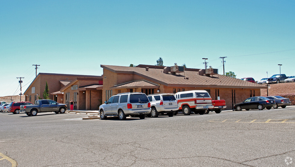 1201 E Schuster Ave, El Paso, TX for lease - Primary Photo - Image 1 of 13