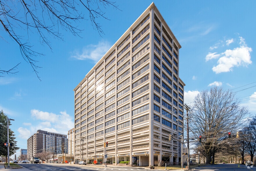 5530 Wisconsin Ave, Chevy Chase, MD for lease - Primary Photo - Image 2 of 24