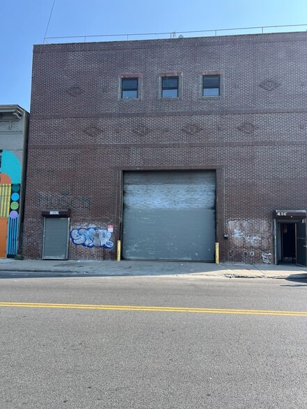 434 Johnson Ave, Brooklyn, NY for lease - Building Photo - Image 2 of 9