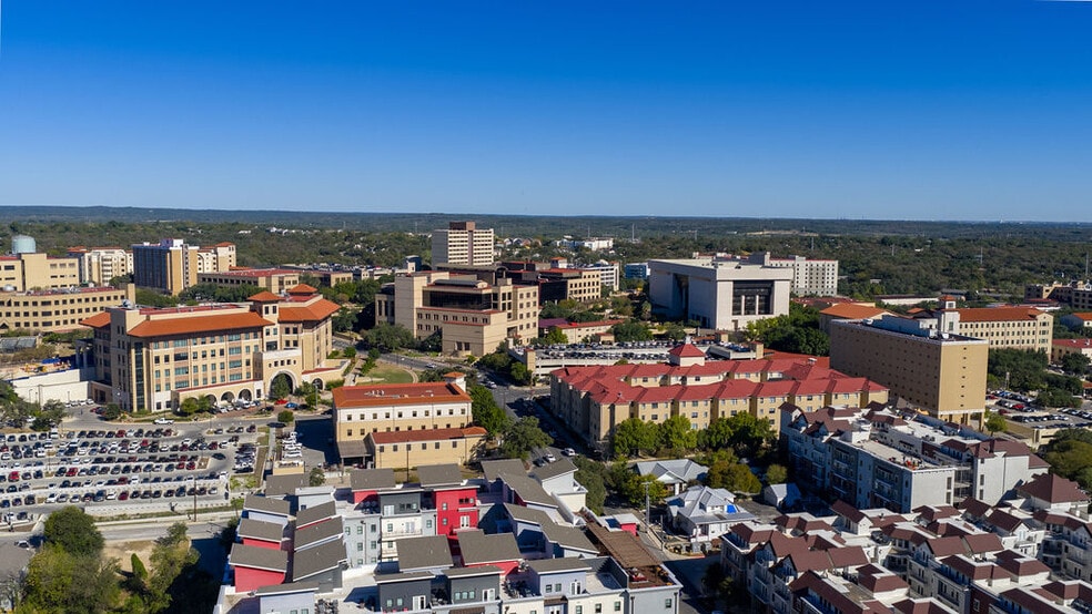715 W Hopkins St, San Marcos, TX for sale - Building Photo - Image 3 of 21