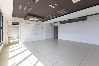 Avinguda de Madrid, 95, Barcelona, Barcelona for lease Interior Photo- Image 2 of 23