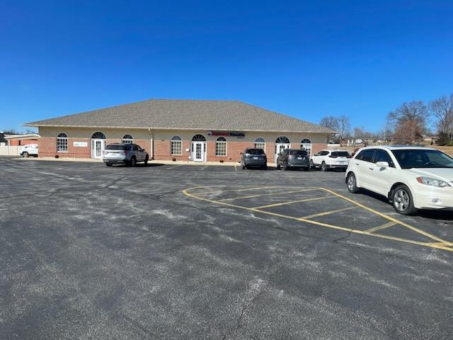 800 Admiral Weinel Blvd, Columbia, IL for lease - Building Photo - Image 2 of 9