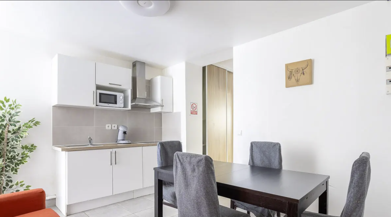 Paris, PAR 75011 - Unit Lot 1 -  - Interior Photo - Image 1 of 3
