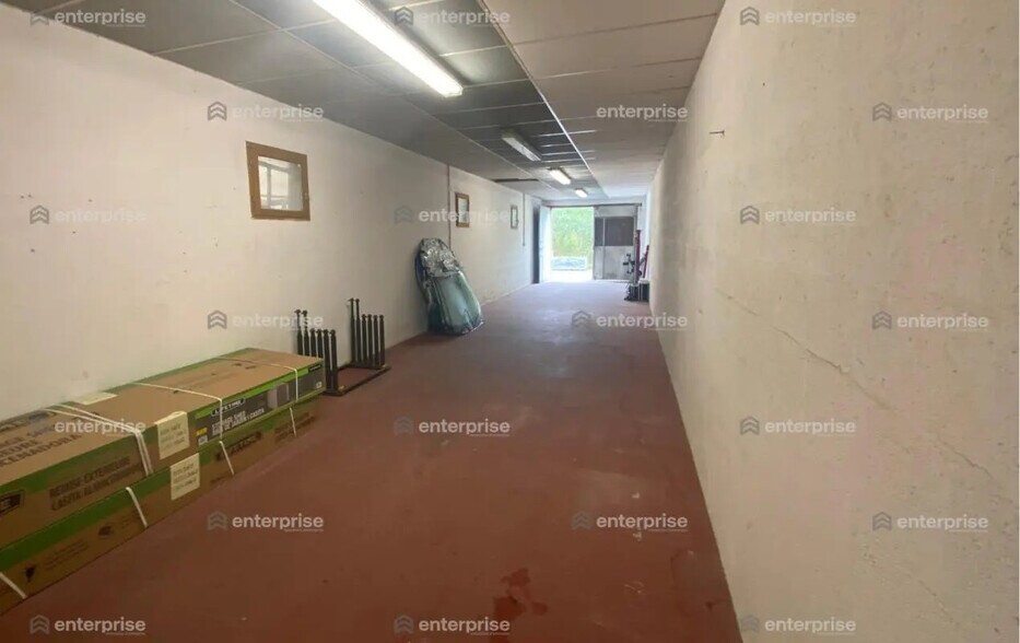 Flex in Pont-Sainte-Maxence for lease - Interior Photo - Image 3 of 3