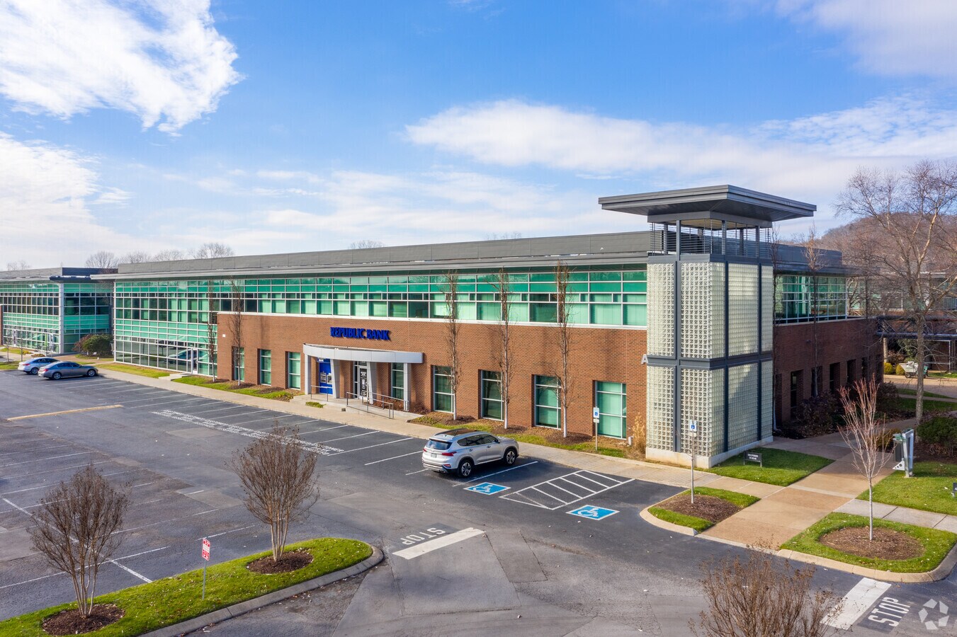 113117 Seaboard Ln, Franklin, TN 37067 Dover Centre Bldg A