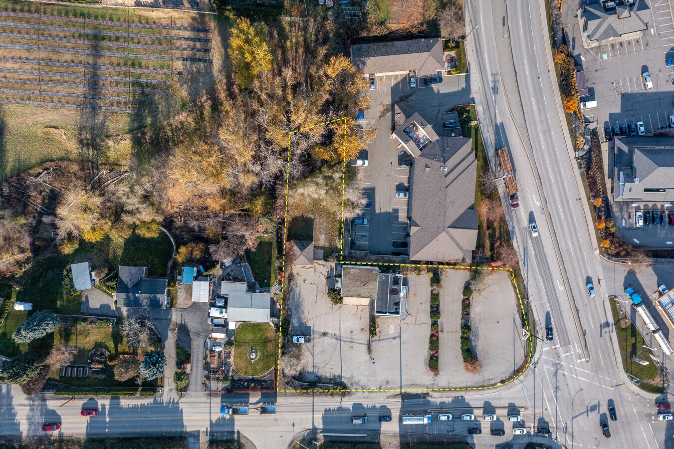 9558 Glenmore Rd, Lake Country, BC V4V 1M5 9558 Glenmore Road