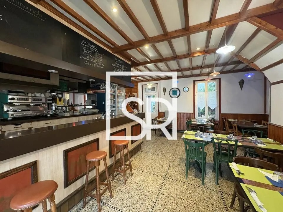 Retail in Clermont-Ferrand for sale Building Photo- Image 1 of 13