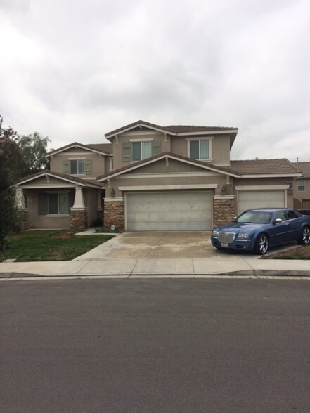 6547 Peridot Ct, Eastvale, CA for lease - Primary Photo - Image 1 of 4