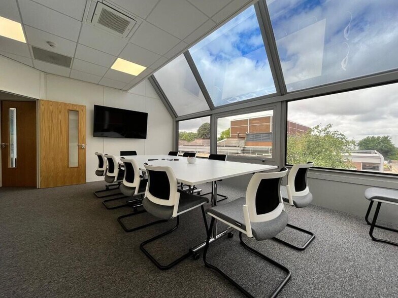 8 Wyncolls Rd, Colchester for lease - Building Photo - Image 2 of 5