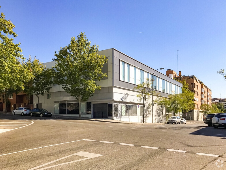 Retail in Madrid, Madrid for lease - Primary Photo - Image 1 of 5