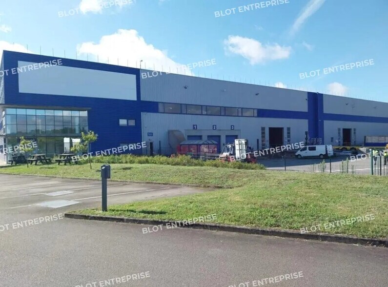 Office in Saint-Aignan-Grandlieu for lease - Building Photo - Image 1 of 14