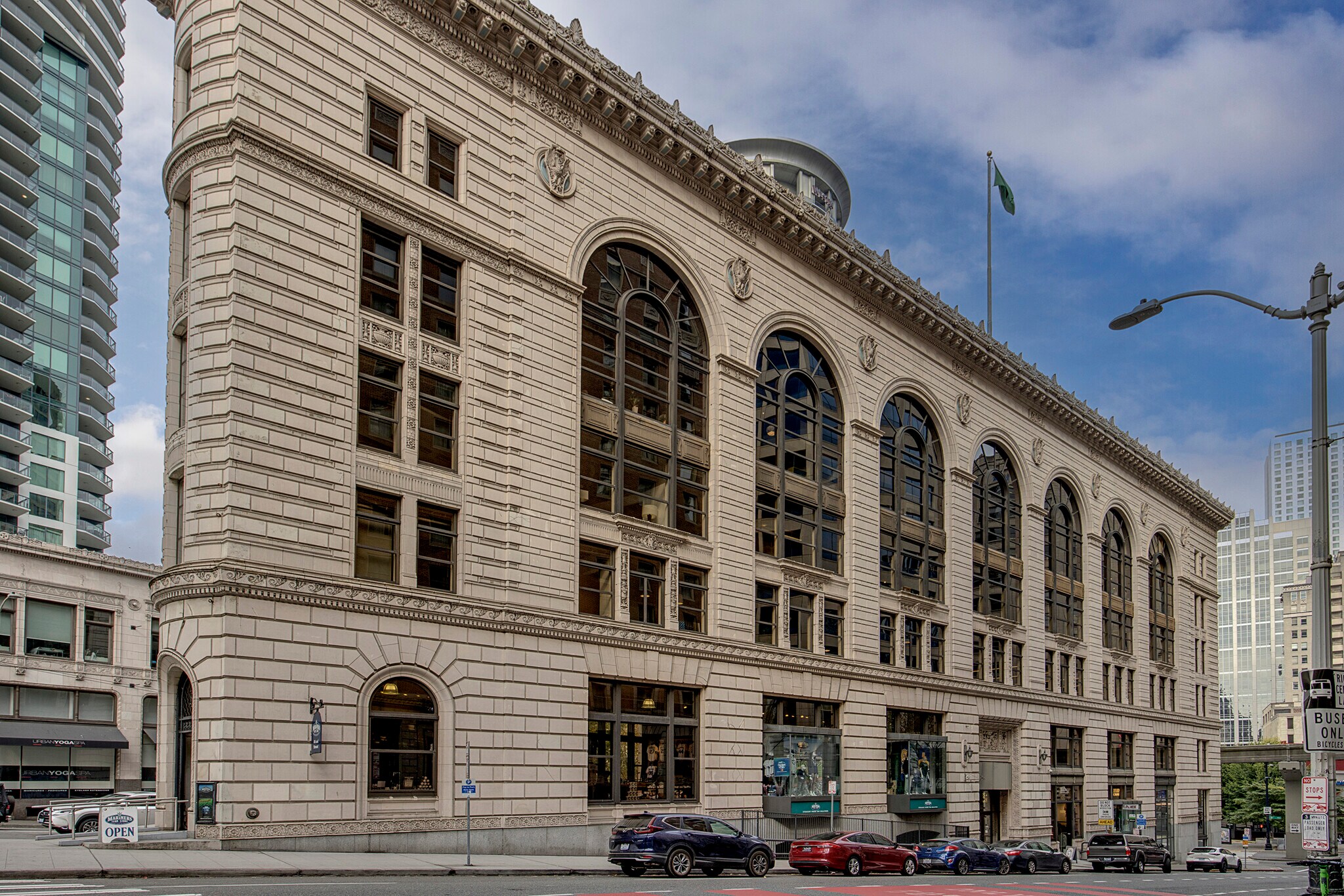 414 Olive Way, Seattle, WA for lease Building Photo- Image 1 of 4