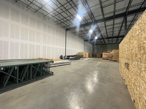 9525 E River Rd, Coon Rapids, MN for lease Interior Photo- Image 2 of 3